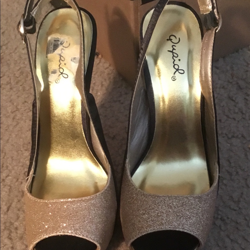 SOLD....Quipid Heels Size 7